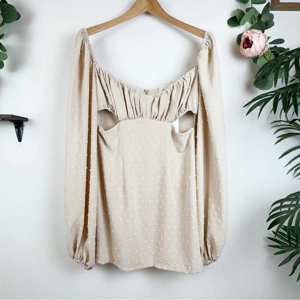 NWT Rumer Delilah Long Sleeve Cut Out Mini Dress in Nude Size Small - Picture 3 of 7